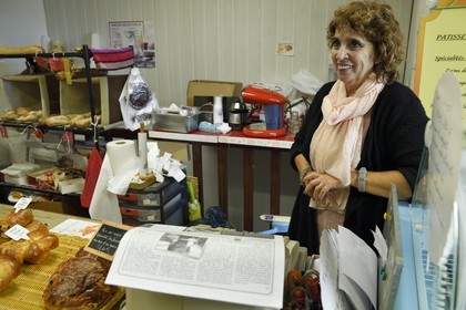 France, Corse-du-Sud (2A), Bonifacio, Ville Haute, Patisserie Sorba rue Saint Dominique, Annie Sorba
