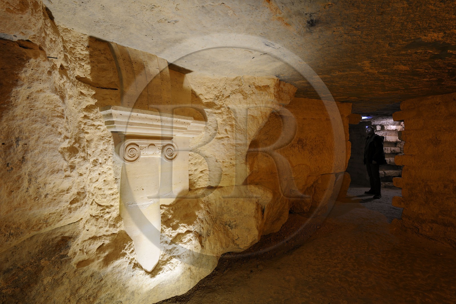 France, Paris (75), la carrière des Capucins sous l'hopital Cochin, sculpture récente