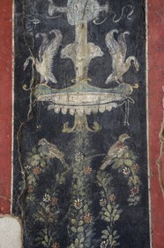 France, Rhône (69), Saint-Romain-en-Gal, musée gallo-romain de Saint-Romain-en-Gal, peinture murale appelée Peinture aux Candélabres provenant du péristyle d’une maison de Vienne