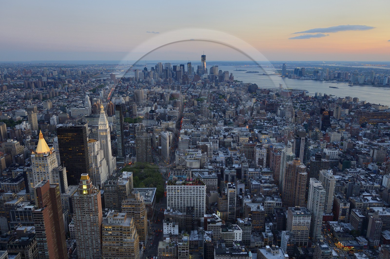 Etats-Unis, New York, Manhattan, vue depuis l'Empire State Building sur la partie sud de Manhattan, le One World Trade Center (1WTC) et la Hudson River