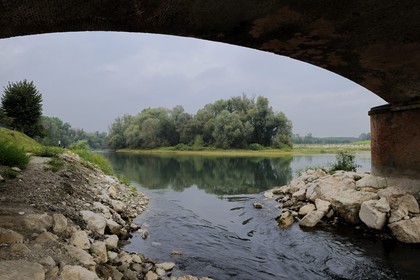 Italie, Lombardie, Lodi, la bataille du pont de Lodi oppose le 10 mai 1796 l’armée d'Italie du général Bonaparte aux armées coalisées commandées par le général Sebottendorf pour la prise du pont de Lodi sur l’Adda et conclut de manière victorieuse la deuxième partie de la campagne d’Italie
