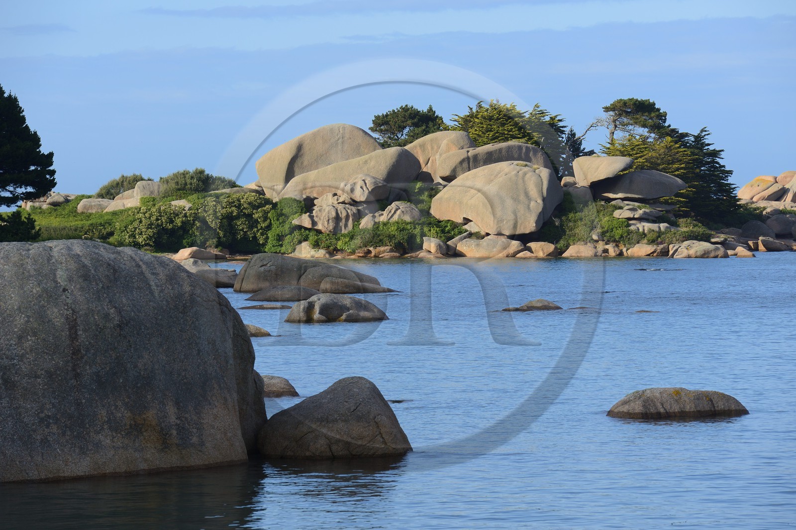 France, Cotes-d'Armor, Cote de Granit Rose (the Pink Granite coast), Tregastel, Renote island