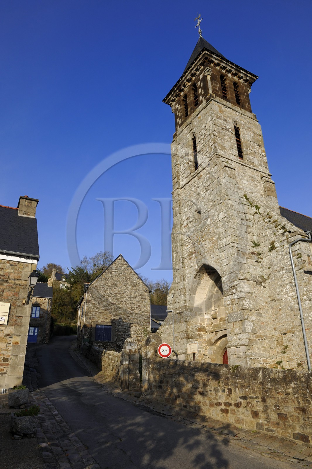 France, Ille-et-Vilaine (35), Baie du Mont-Saint-Michel, église du Mont Dol