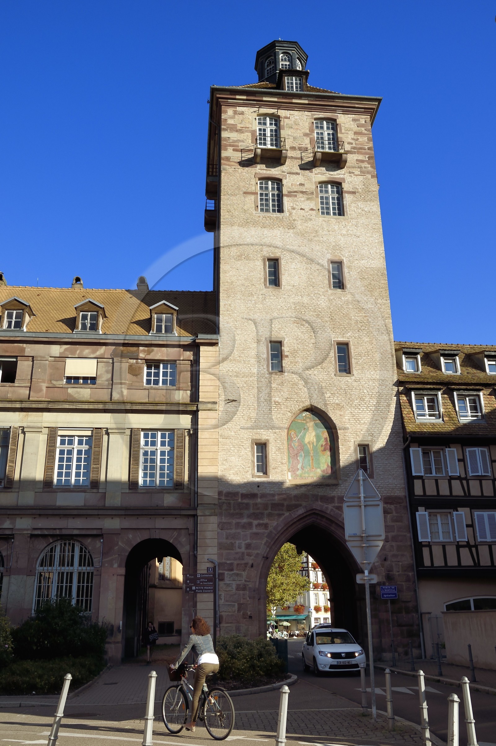 France, Bas-Rhin (67), Strasbourg, vieille ville classée au Patrimoine Mondial de l'UNESCO, l'Hopital Civil, la Tour de l'hopital vestige de l'enceinte du Moyen Age