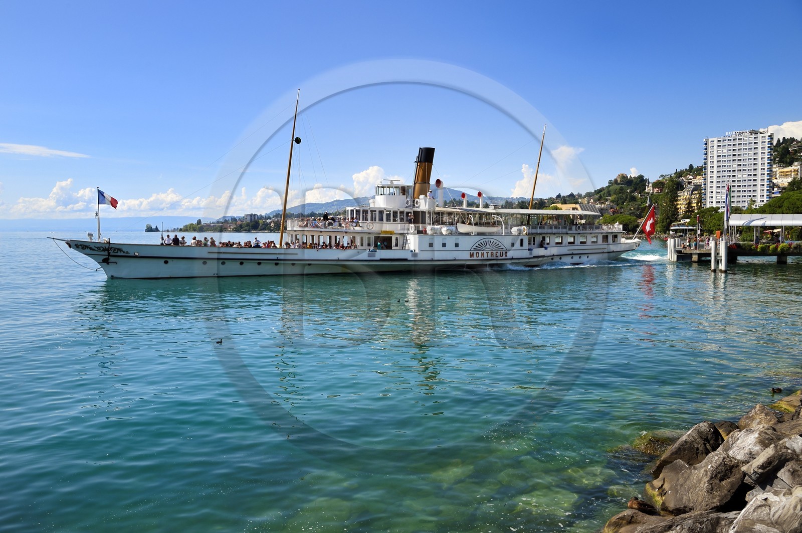 Suisse, Canton de Vaud, Montreux, sur les berges du Lac Léman, le bateau à vapeur à roues à aubes Montreux (1904) de la Compagnie générale de navigation sur le lac Léman (CGN)
