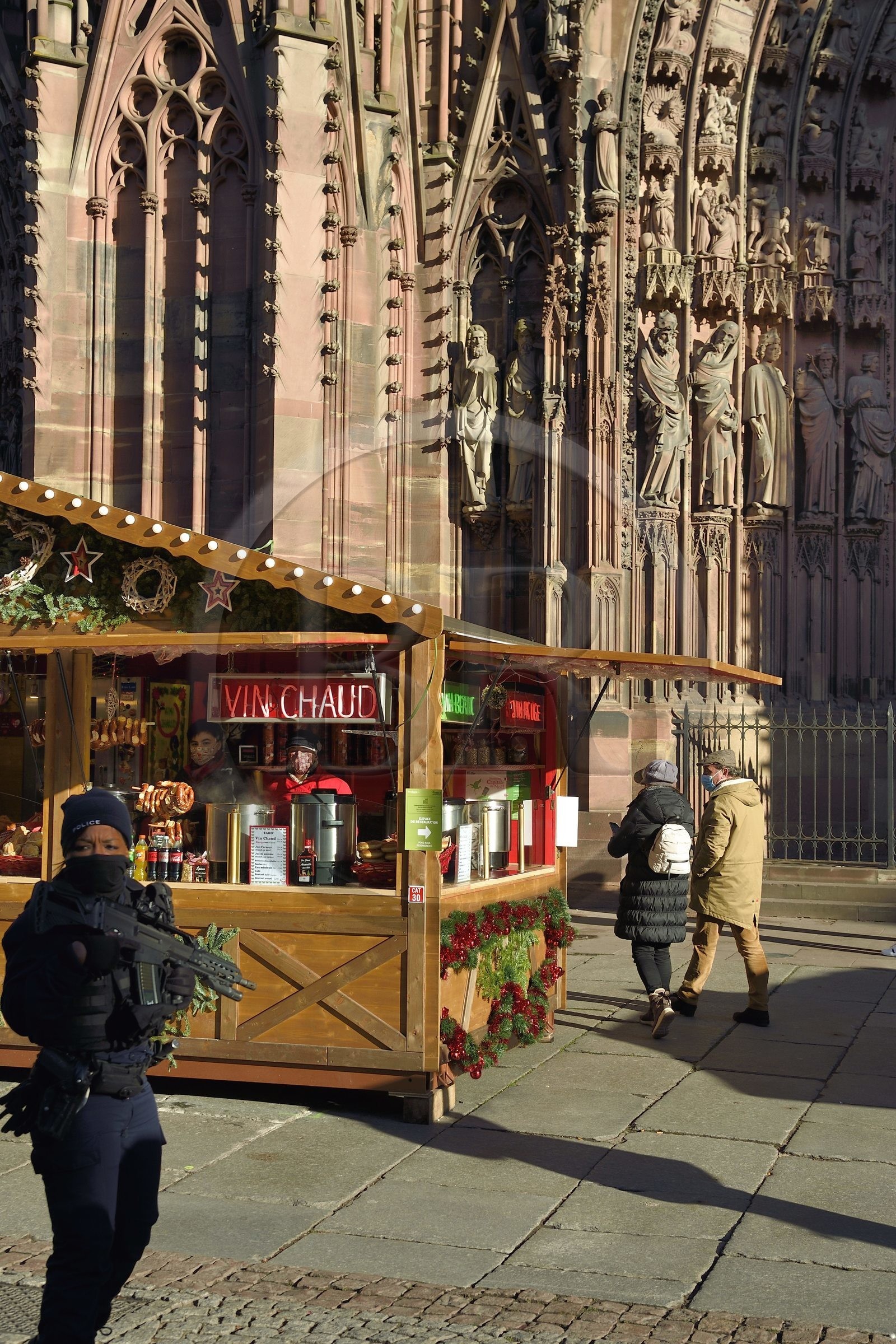 France, Bas Rhin, Strasbourg, old town listed as World Heritage by UNESCO, Notre Dame Cathedral, Christmas market (Christkindelsmarik) at the foot of Notre Dame Cathedral