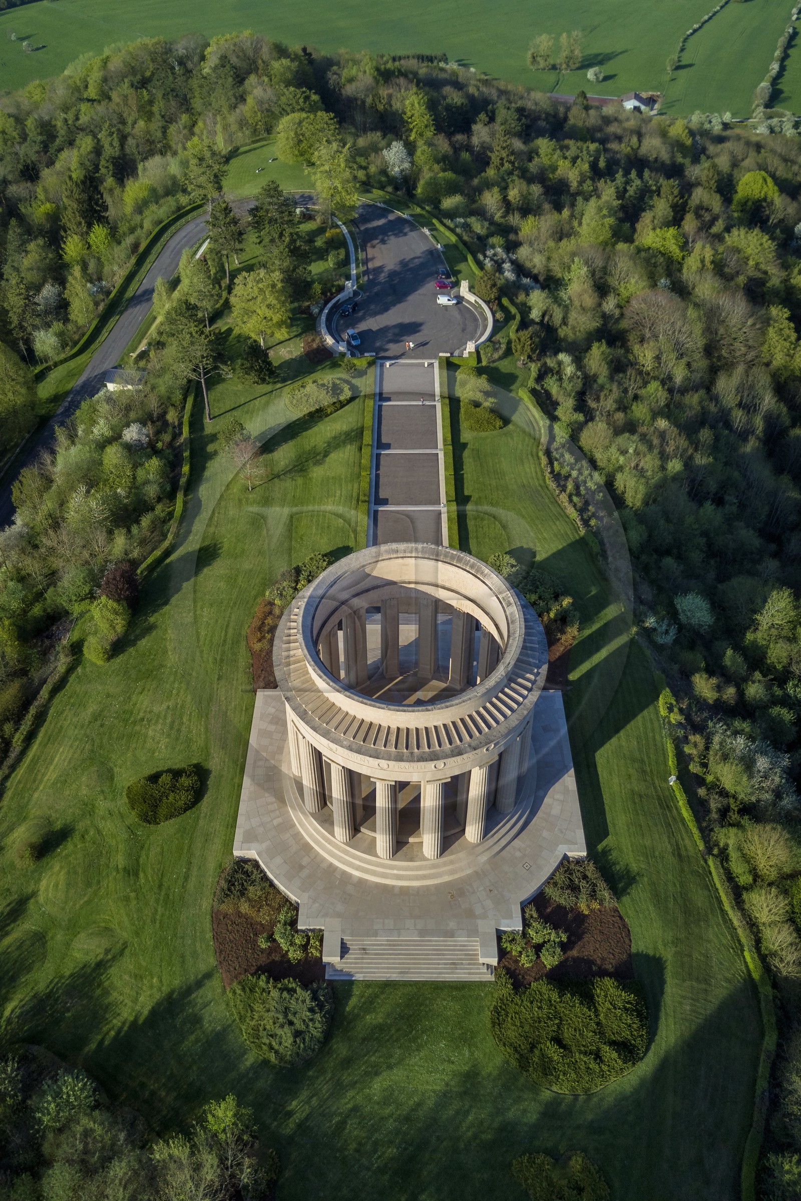 France, Meuse (55), Parc régional de Lorraine, Cotes de Meuse, monument américain de la Butte de Montsec commémorant les offensives menées par l'armée américaine sur le saillant de Saint-Mihiel lors de la Première Guerre mondiale (vue aérienne)