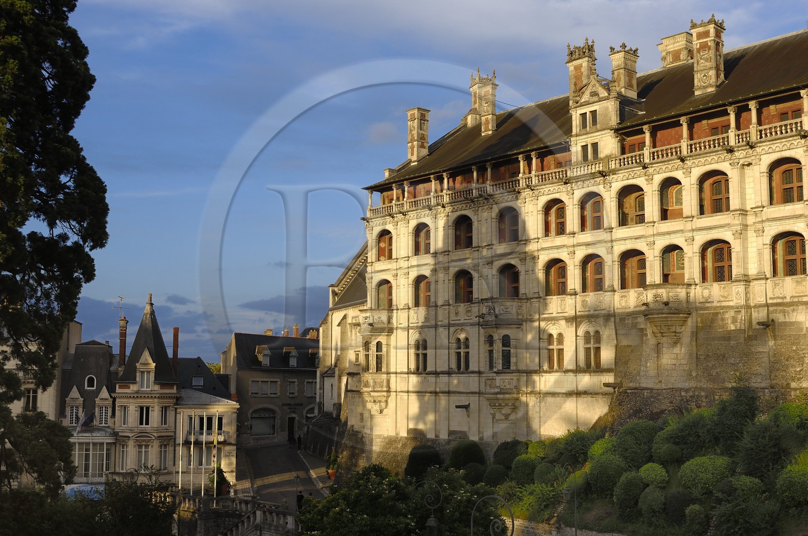 France, Loir-et-Cher (41), vallée de la Loire classée au Patrimoine Mondial de l'UNESCO, château de Blois, façade de l'aile François 1er