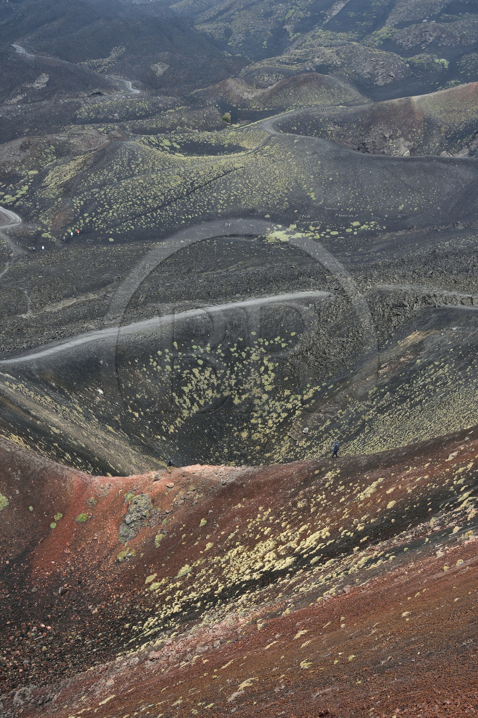 Italie, Sicile, Parc naturel régional de l’Etna, le Mont Etna, classé Patrimoine Mondial de l'UNESCO, Cratères Silvestri, formés en 1892