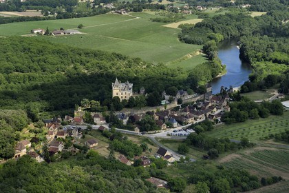 France, Dordogne (24), Périgord Noir, vallée de la Dordogne, Vitrac, chateau de Montfort et le Cingle de Montfort (vue aérienne)