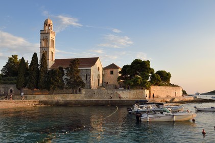 Croatie, Dalmatie, cote dalmate, Ile de Hvar, la ville de Hvar, le Monastère franciscain du XVe siècle
