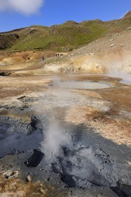 Islande, Région de Reykjavik, vallée de Krisuvik, solfatares et fumerolles de la zone géothermique de Seltun