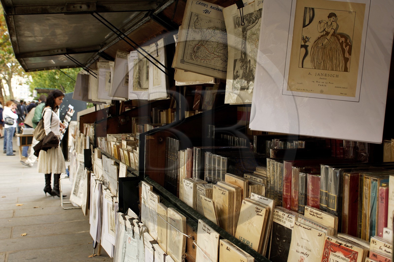 France, Paris (75), bouquinistes sur les quais de Seine