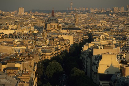 France, Paris (75), le début du boulevard Haussmann et Saint-Augustin
