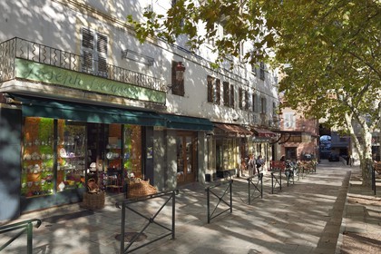 France, Haute-Corse (2B), Bastia, magasin sur la place du Marché