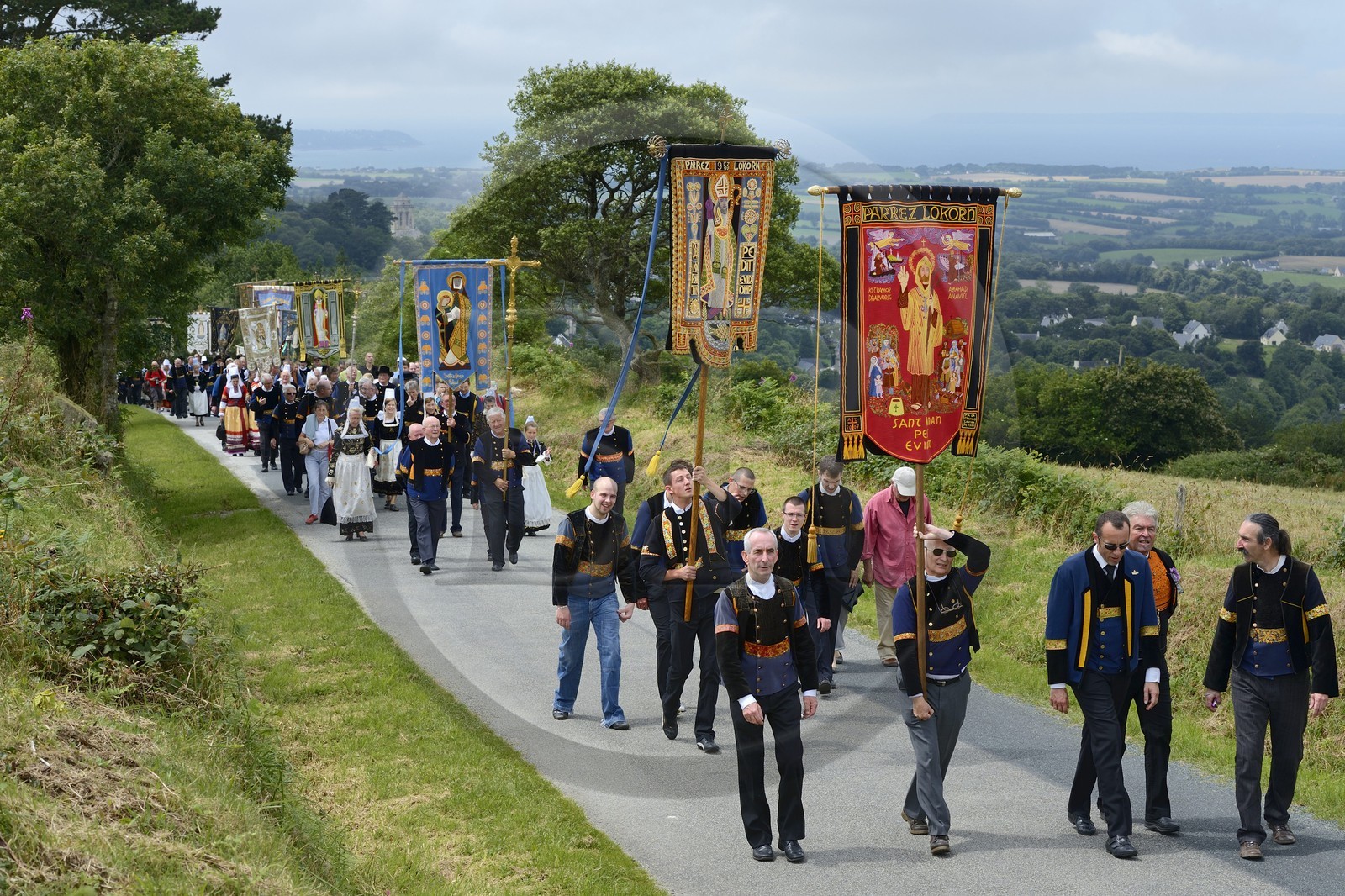 France, Finistere, Locronan, labelled Les plus Beaux Villages de France (The Most Beautiful Villages of France), procession of the small Tromenie, in the background Saint Ronan church