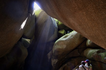 France, Finistère (29), parc naturel régional d'Armorique, Huelgoat, chaos granitique de la forêt du Huelgoat, lieu dit  Le Trou du Diable