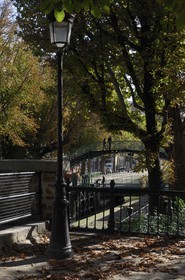 France, Paris (75), canal Saint-Martin, le pont de l'écluse de la rue de Lancry