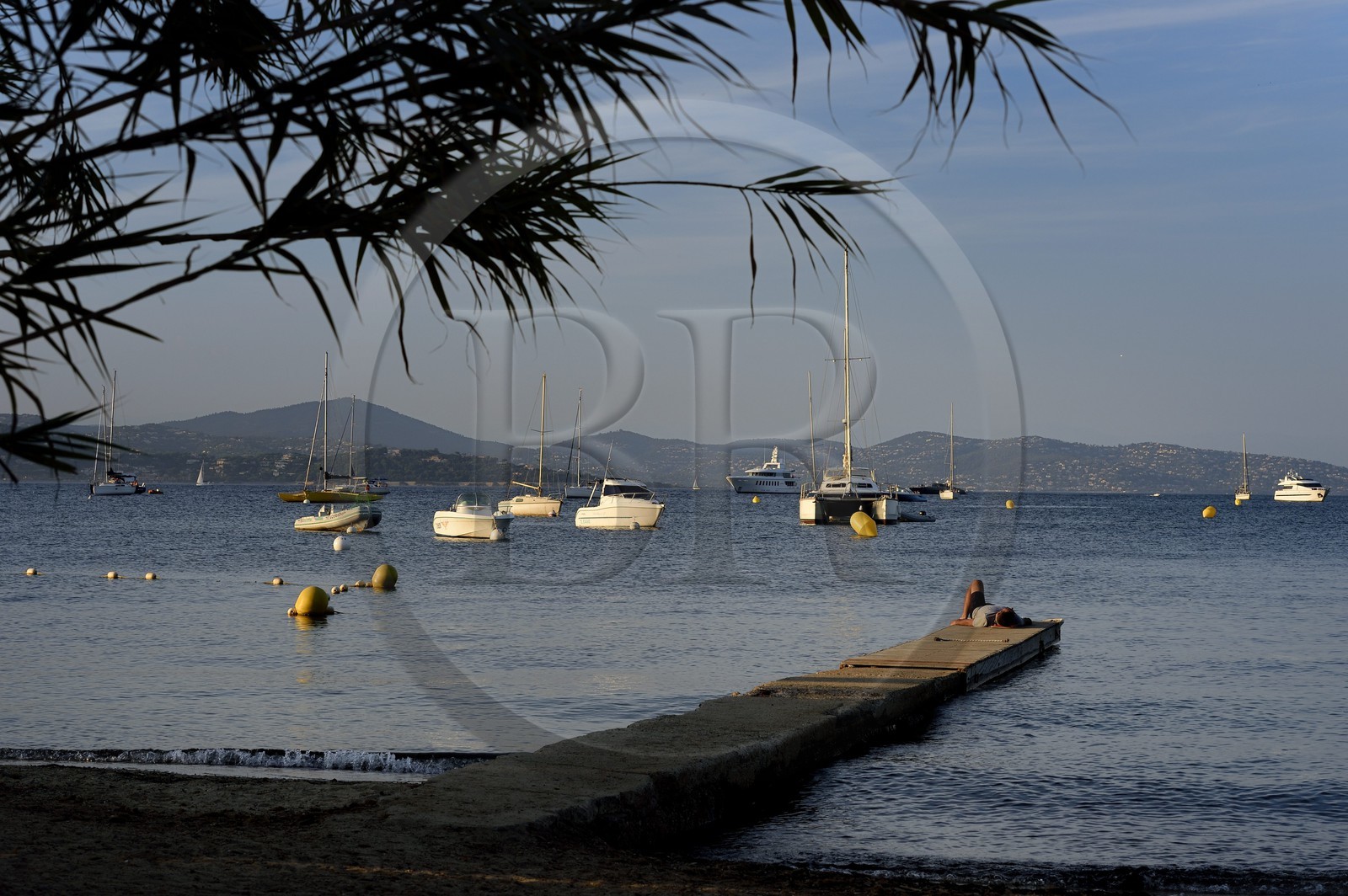 France, Var, Saint-Tropez, Canebiers bay, Canebiers beach pontoon