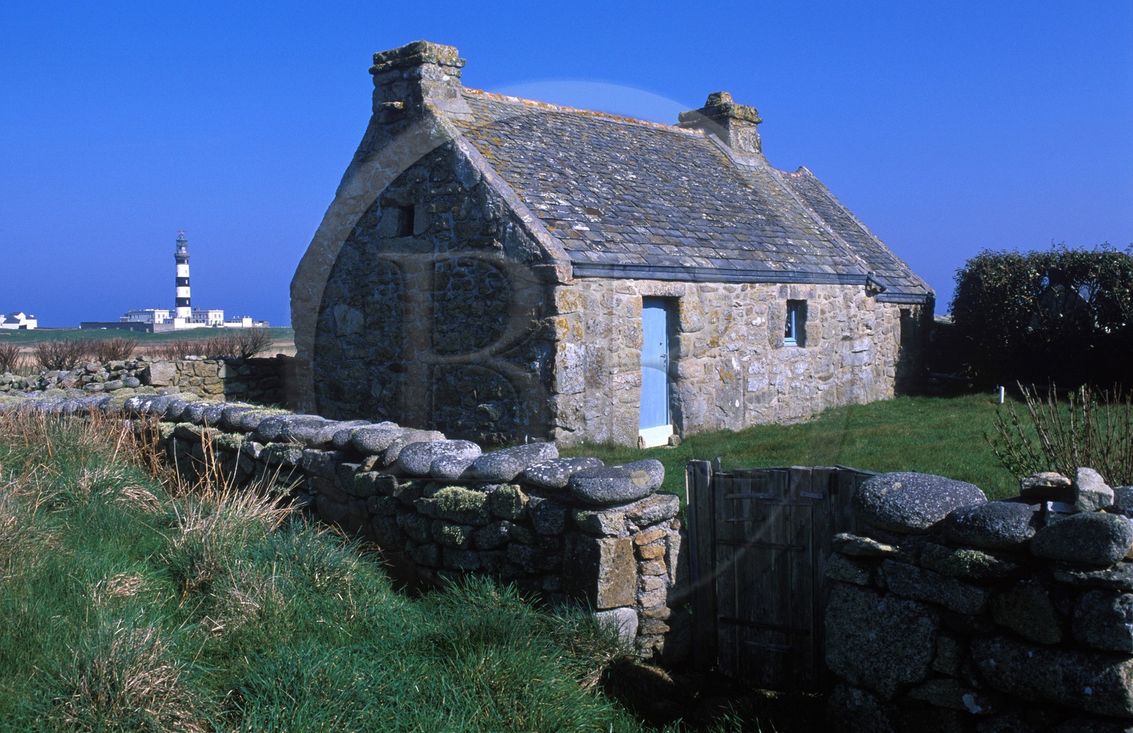 France, Finistère (29), île d'Ouessant, une maison traditionnelle près du phare du Créac'h