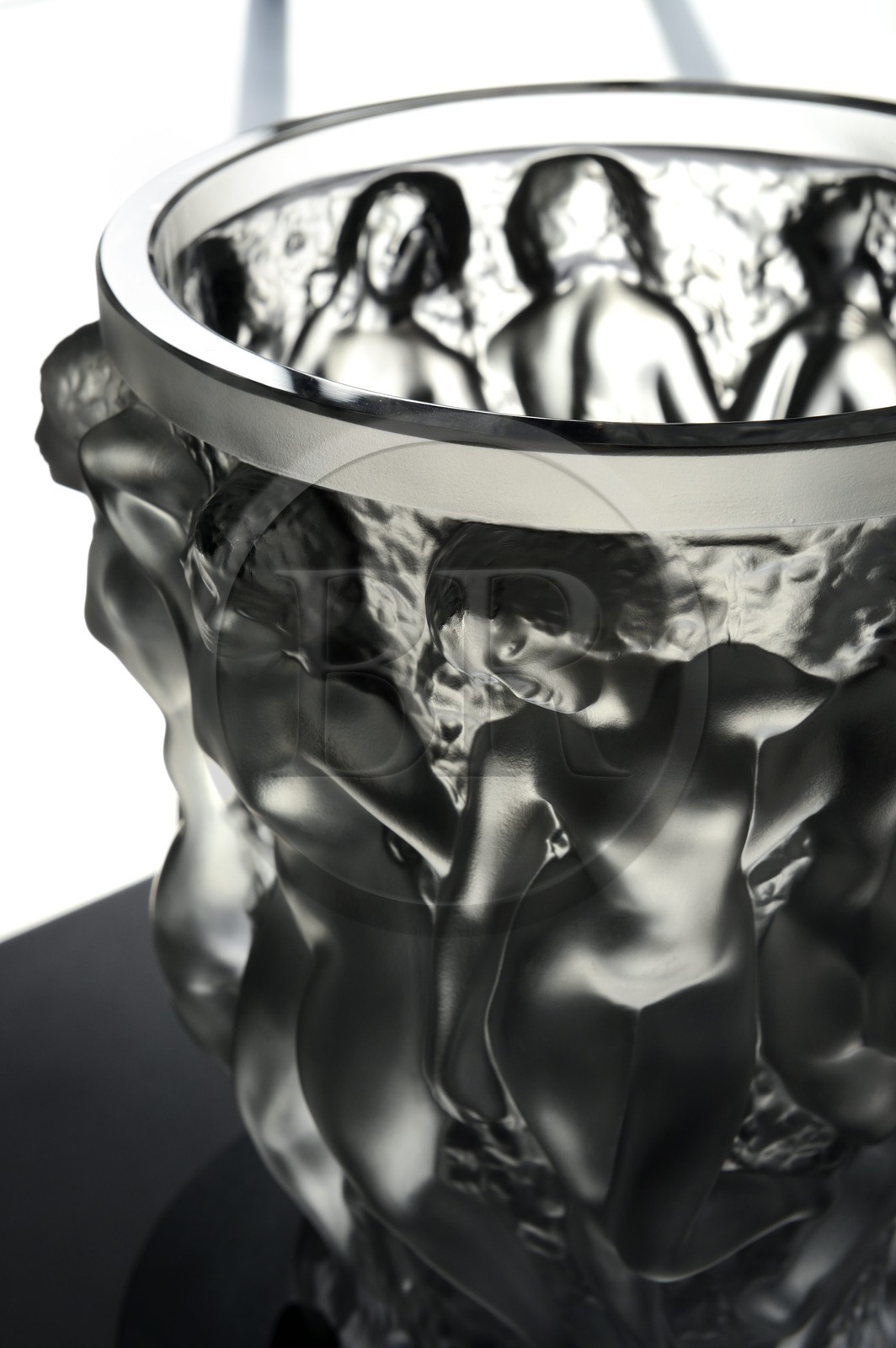 France, Bas-Rhin (67), Wingen-sur-Moder, le musée Lalique, Vase Bacchantes en cristal, créé en 1927