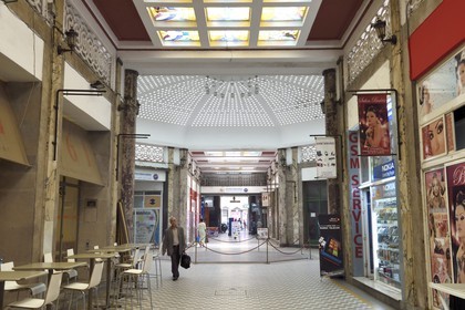 Maroc, Casablanca, passage de l'immeuble Tazi de style Art Déco