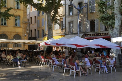 France, Bouches-du-Rhone, Aix-en-Provence, the Place de l'Hotel de ville, Cafe terrace