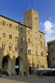 Italie, Toscane, Val di Cecina, Volterra, Piazza dei Priori, Palazzo Pretorio du XIIIe siècle