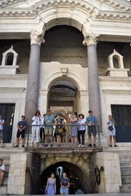 Croatie, Dalmatie, cote dalmate, Split, vieille ville romaine classée Patrimoine Mondial de l'UNESCO, palais de Dioclétien, le péristyle