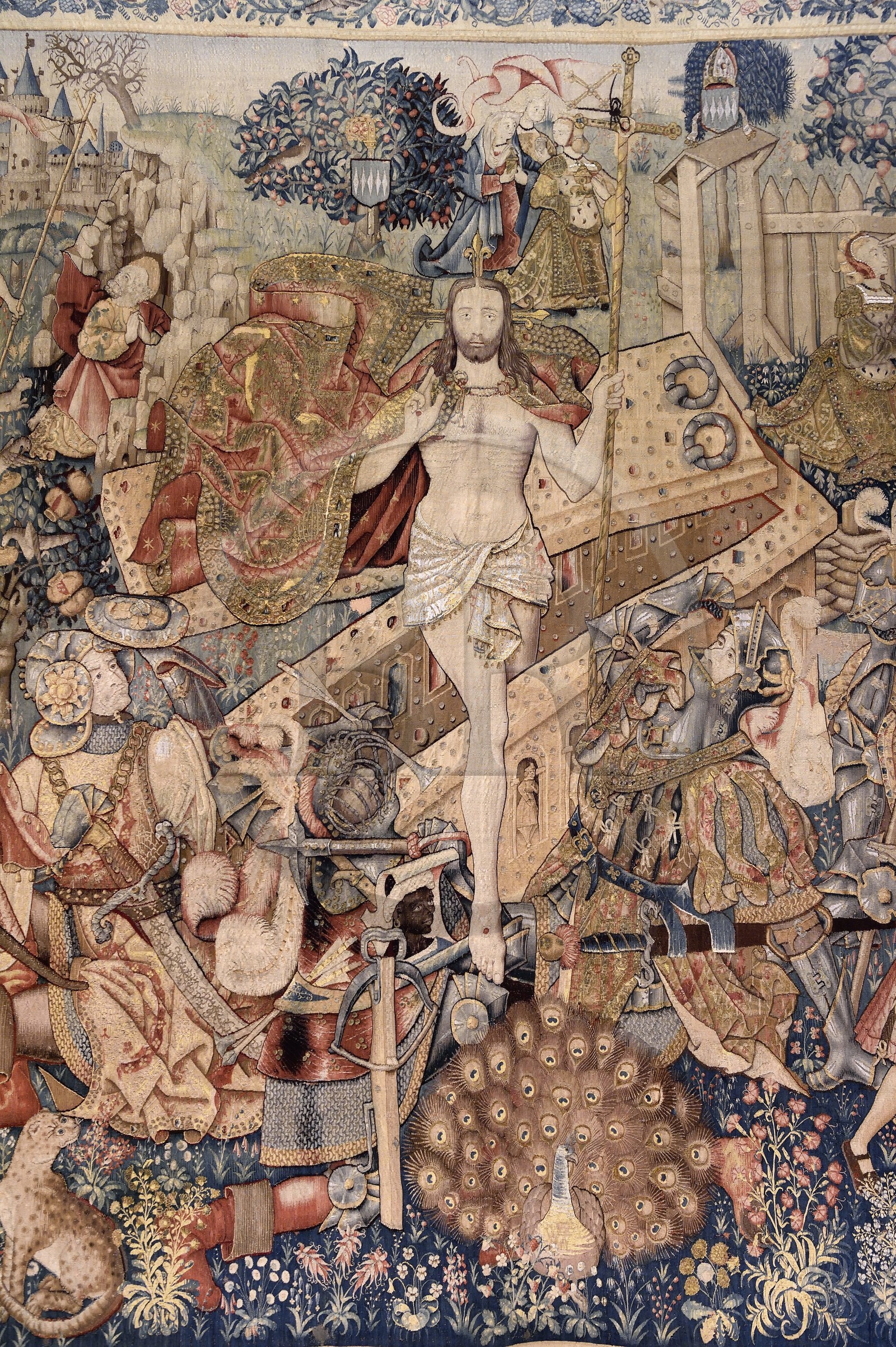 France, Haute-Loire (43), Parc naturel régional Livradois-Forez, l'abbaye de La Chaise-Dieu, tapisserie personnelle de l’Abbé Jacques de Saint-Nectaire exposée dans l'ancienne chapelle du Collège, la Résurrection du Christ de l'évangile apocryphe de Saint-Pierre tapisserie flamande réalisée au XVIe siècle