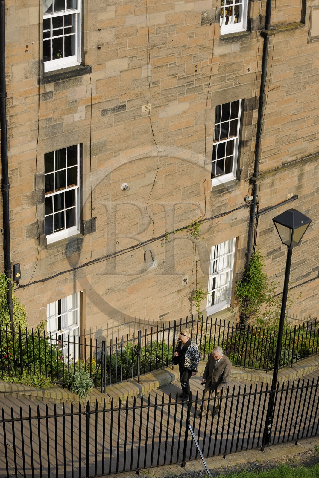 Royaume-Uni, Ecosse, Edimbourg, escaliers menant à l'esplanade du château