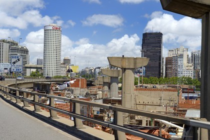 Argentine, Buenos Aires, bidonville le long de l'autoroute U.Illia au nord de la ville