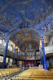 France, Allier (03), Vichy, église Notre-Dame-des-Malades et église Saint-Blaise, au centre de la coupole, qui s'élève à 42 mètres de hauteur, on peut lire les mots Synagoga Ecclesia