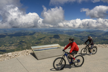France, Vaucluse, Parc Naturel Regional du Mont Ventoux, Bedoin, observation of the landscape from the North belvedere at the summit of Mont Ventoux (1910m)