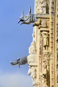 France, Marne (51), Reims, la cathédrale Notre-Dame de Reims, classée Patrimoine Mondial de l'UNESCO, gargouilles plomb et zinc (XVIIème siècle) sur la facade occidentale