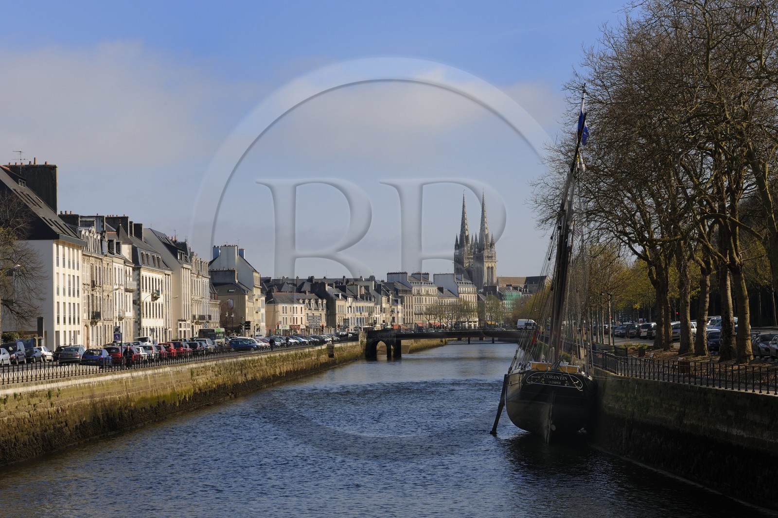 France, Finistère (29), Quimper, les rives de l'Odet et la cathédrale Saint-Corentin