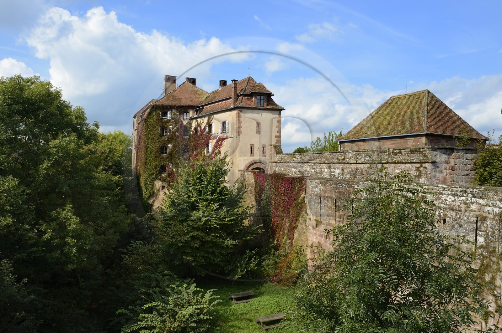 France, Bas-Rhin (67), La Petite Pierre, le chateau, Maison du Parc et siege du Parc Naturel régional des Vosges du Nord