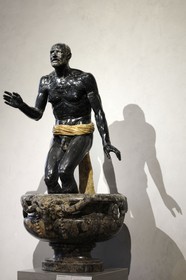 France, Paris (75), Musée du Louvre, salle du Manège présentant des oeuvres antiques, collection Borghèse, le Vieux Sénèque pêcheur mourrant du 2ème siècle après JC