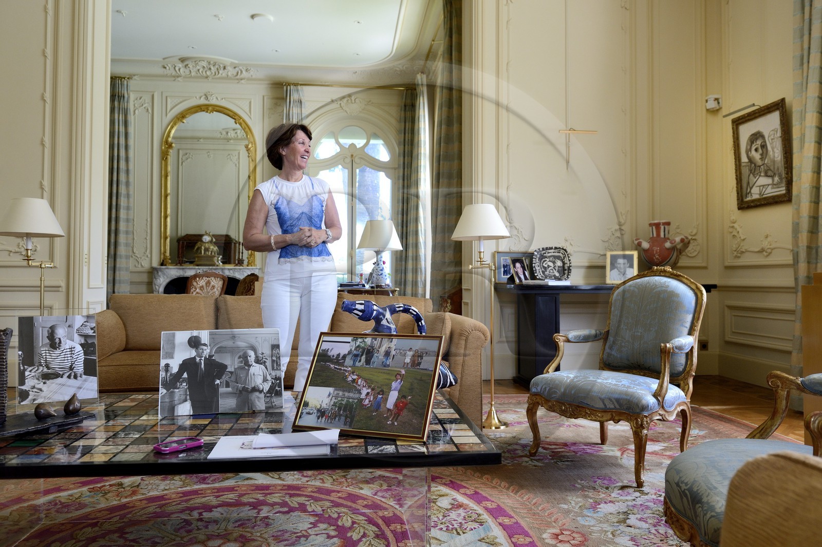 France, Alpes Maritimes, Cannes, the Villa La Californie where Picasso lived, today renamed the Pavillon de Flore by Marina Picasso, Marina Picasso granddaughter of Picasso in the living room