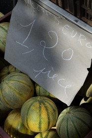 France, Var (83), Provence Verte, Saint-Maximin-la-Sainte-Baume, le marché, melon