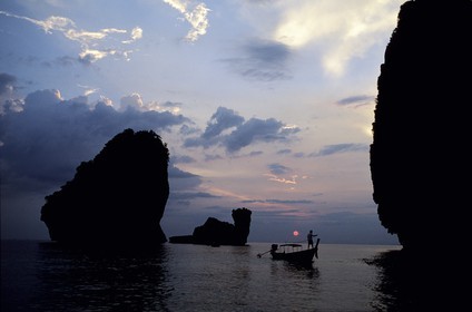 Thailand, Ko Pee Pee, Pee Pee Don island, Nui Bay at sunset