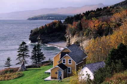 Canada, Québec, Gaspésie, le Parc National de Forillon, maison traditionnelle à l' Anse-Blanchette