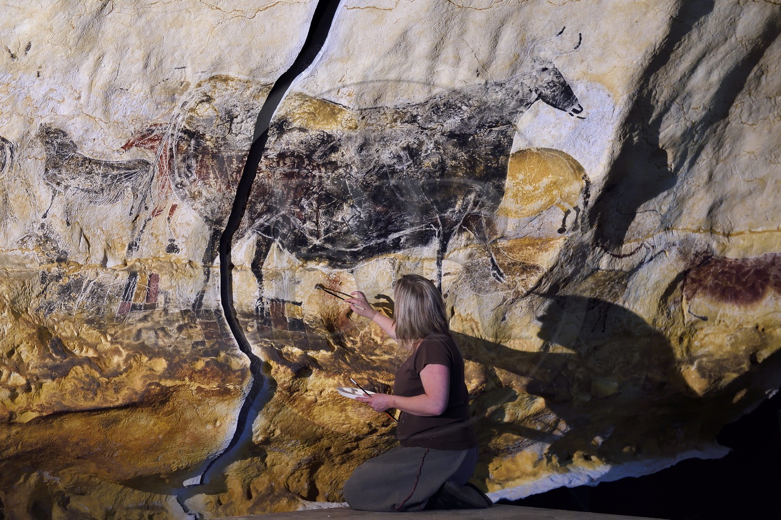 France, Dordogne, Montignac, the Atelier des Fac-Similés du Périgord (Perigord's Facsimile Workshop AFSP) specialised in mineral reproduction of prehistoric painted walls using “stone veil” patented technique and in charge of the Lascaux cave’s walls faithfull reconstitution, reproductions of the paintings, compulsory mention Atelier des Fac-Similés du Perigord