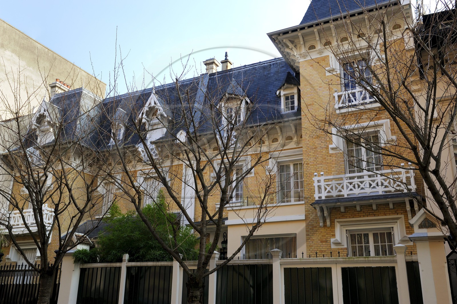 France, Val-de-Marne (94), Vincennes, immeubles créés par l'architecte Malo dans un esprit anglo-normand au 3 et 5 bis Rue Louis-Besquel
