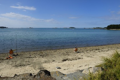 France, Côtes-d'Armor (22), Côte d'Ajoncs, Penvénan, plage de l'Anse de Gouermel