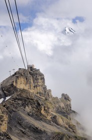 Suisse, Canton de Berne, Oberland Bernois, Mürren, téléphérique menant au Schilthorn - Piz Gloria, le Birg (2677m)