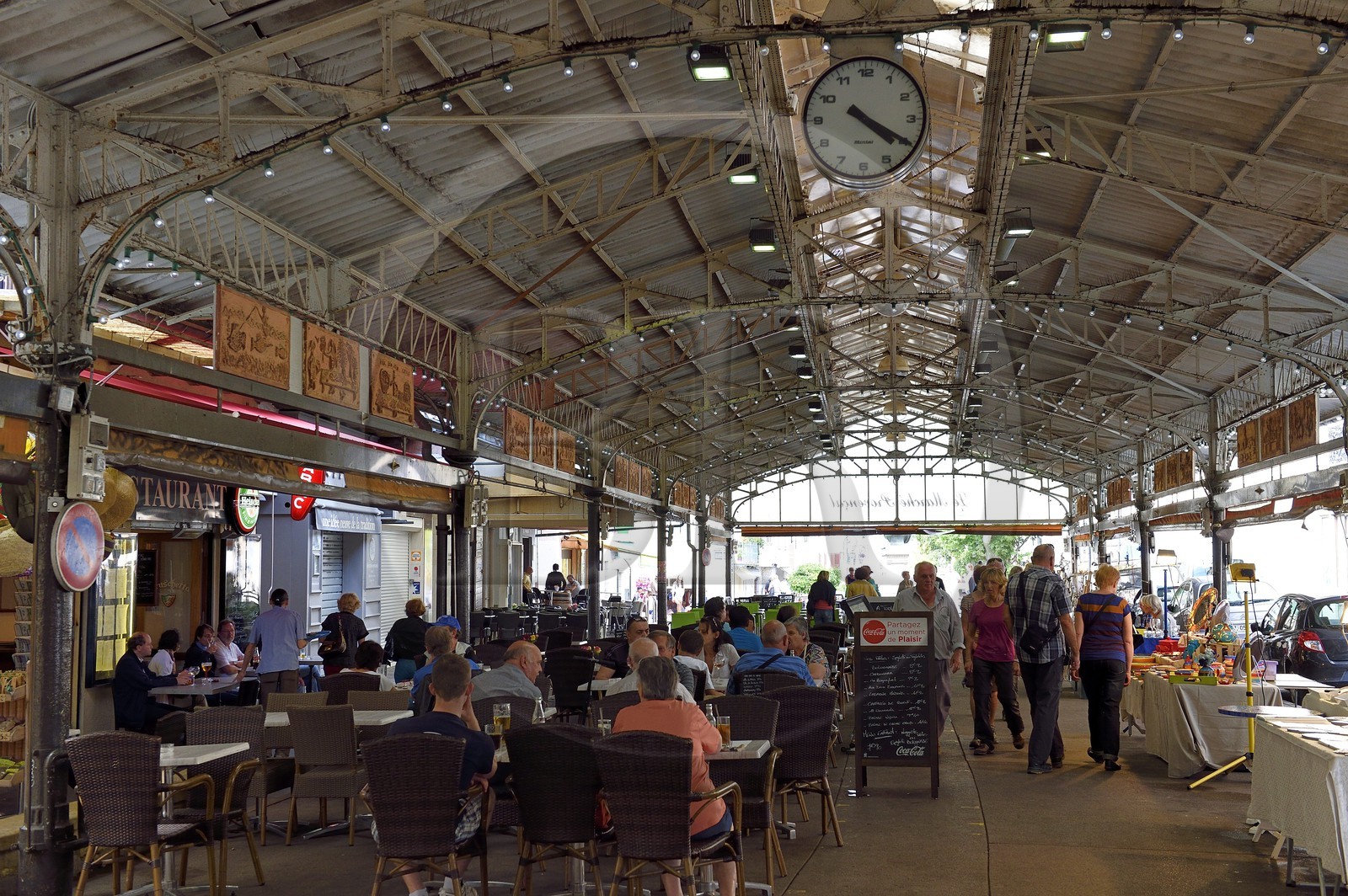 France, Alpes-Maritimes, Antibes, provencal market in the old town