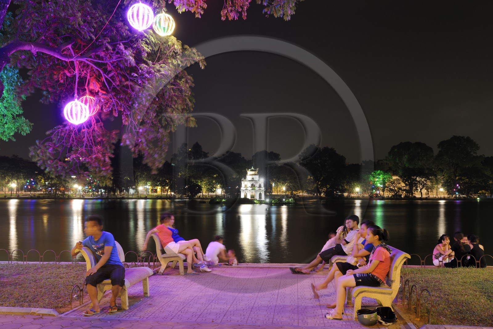 Vietnam, Hanoi, old town, Hoan Kiem Lake also called the small lake or Lake of the Restored Sword, the Turtle tower (Thap Rua)