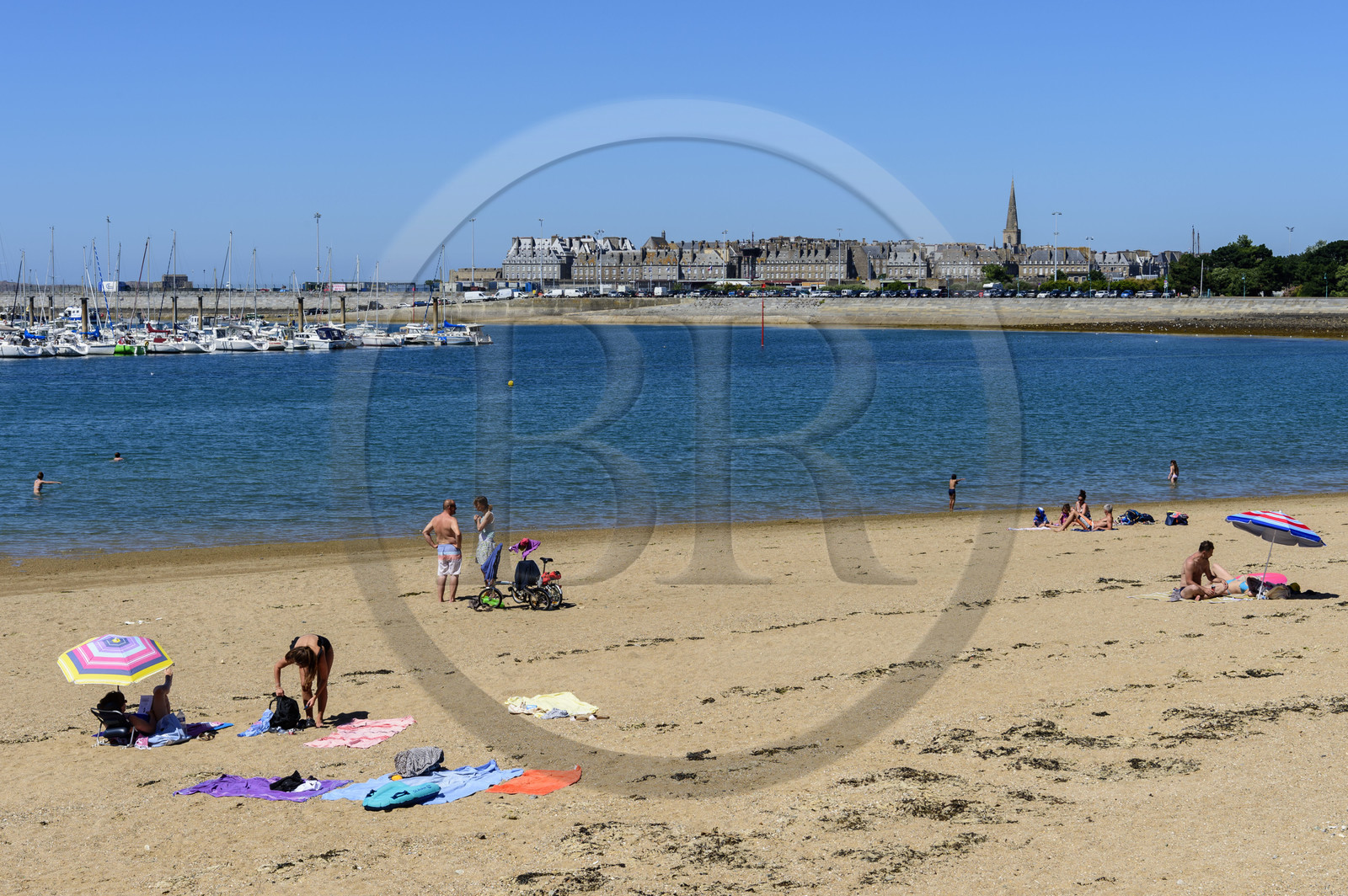 France, Ille-et-Vilaine (35), Côte d'Emeraude, Saint-Malo, quartier Saint-Servan, la plage de l'Anse des Sablons