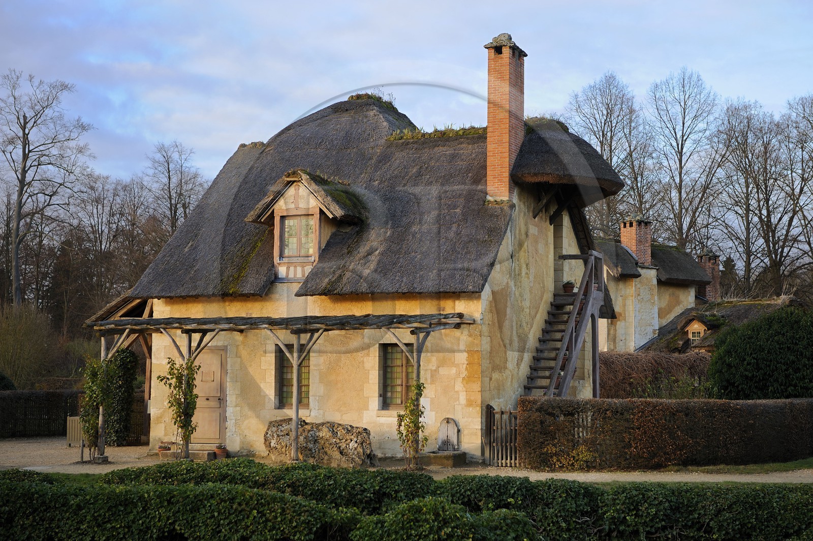 France, Yvelines (78), château de Versailles, classé Patrimoine Mondial de l'UNESCO, le domaine de Marie-Antoinette, le Hameau de la Reine, le colombier
